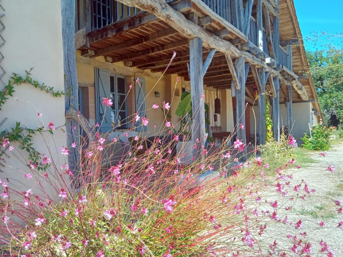 Ferme Ahoco Chambre D'Hotes Residence D'Artistes Lavit Exterior photo